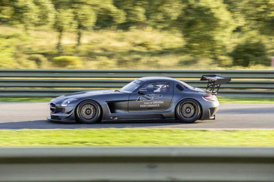  Mercedes-Benz SLS AMG GT3 45th Anniversary 2012 года  (фото 7 из 30)